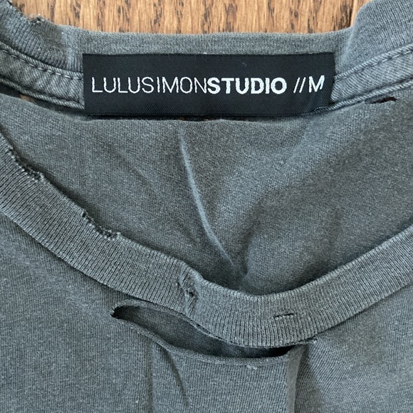 Yay sports Oversized Distressed T SzM - Picture 3 of 3